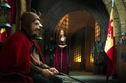 Clique exclusivo para a coluna Sinal Aberto: em Deus Salve o Rei, Amália (Marina Ruy Barbosa) diz a Gregorio ( Danton Melo) que vai visitar a rainha de Lungria.