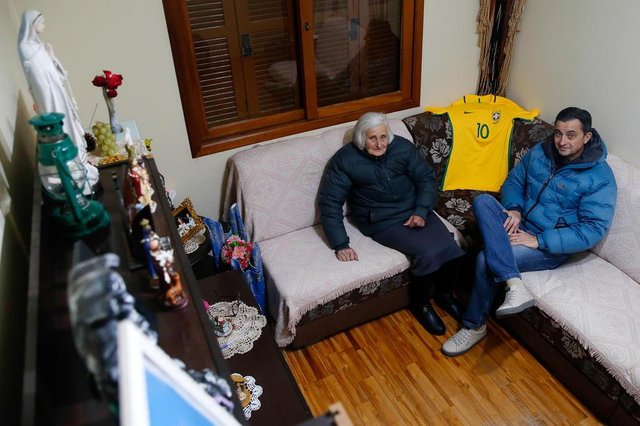CAXIAS DO SUL , RS ,BRASIL 15/06/2018. ESPORTE: Perfil do técnico da Seleção Brasileira.Mãe Ivone Mazzochi Bachi