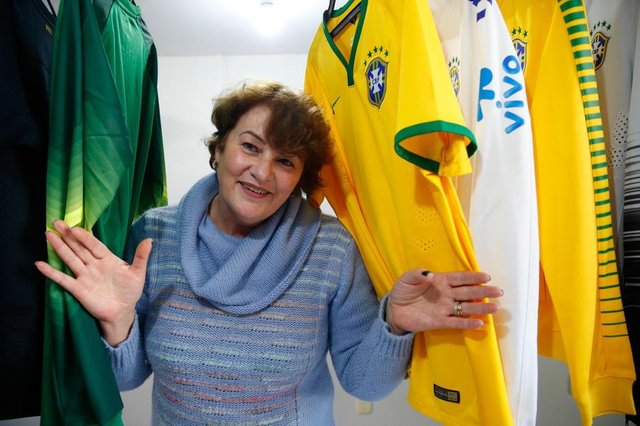 CAXIAS DO SUL , RS ,BRASIL 15/06/2018. ESPORTE: Perfil do técnico da Seleção Brasileira.Entre as camisas da seleção a Irmã Beatriz Bachi Marchett, 59 anos.