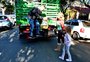 Voluntários participam da coleta de agasalhos pelas ruas de Porto Alegre