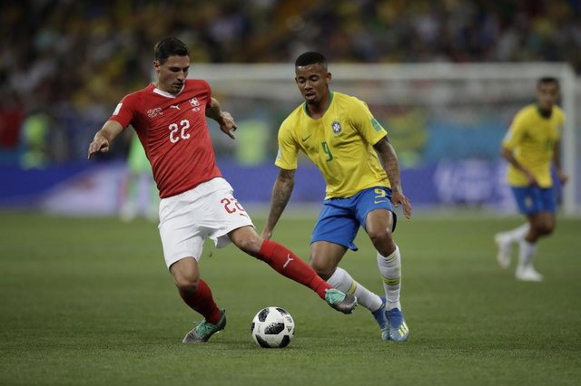 Brasil enfrenta a Suiça pela primeira rodada da fase de grupos da Copa do Mundo. Brasil enfrenta a Suiça pela primeira rodada da fase de grupos da Copa do Mundo.