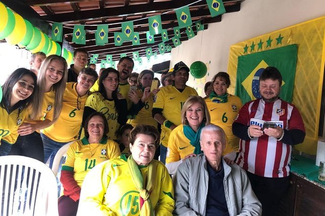JARAGUÁ DO SUL,17-06-2018.Copa do Mundo.Família do Felipe Luiz.(Foto:Cinthia Raasch/NSC TV) JARAGUÁ DO SUL,17-06-2018.Copa do Mundo.Família do Felipe Luiz.(Foto:Cinthia Raasch/NSC TV)
