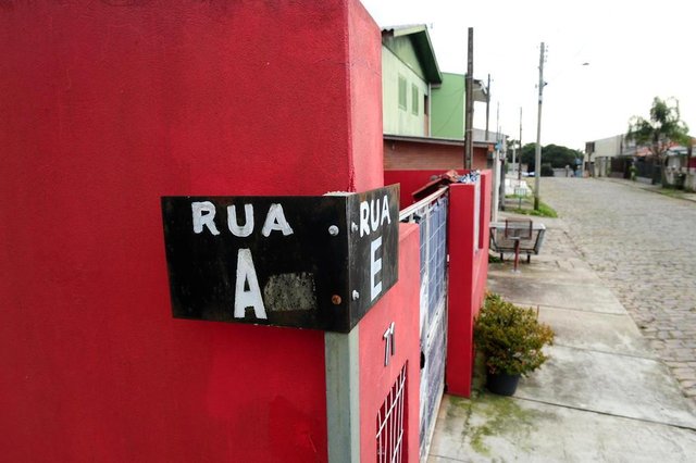 CAXIAS DO SUL, RS, BRASIL, 21/06/2018. Moradores precisam retirar cartas e correspondências em caixa postal comunitária no loteamento Cidade Nova IV (Diogo Sallaberry/Agência RBS) CAXIAS DO SUL, RS, BRASIL, 21/06/2018. Moradores precisam retirar cartas e correspondências em caixa postal comunitária no loteamento Cidade Nova IV (Diogo Sallaberry/Agência RBS)