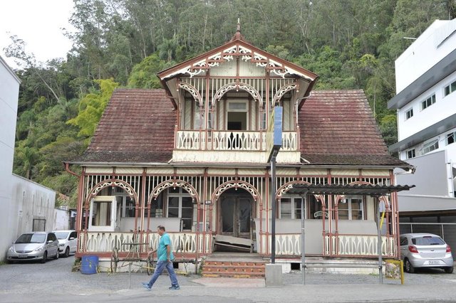 Blumenau - SC - Brasil - 25062018 - MPSC entra com ações para conservação de imóveis de importância historica e cultural em Blumenau. rua Itajaí 574. Blumenau - SC - Brasil - 25062018 - MPSC entra com ações para conservação de imóveis de importância historica e cultural em Blumenau. rua Itajaí 574.