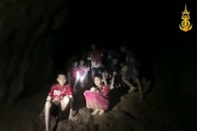 jovens na caverna da tailândia novo vídeo jovens na caverna da tailândia novo vídeo