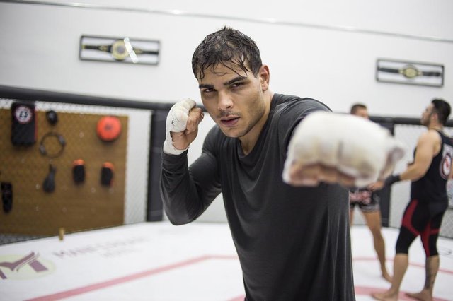 Lutador Paulo Borrachinha do UFC Lutador Paulo Borrachinha do UFC