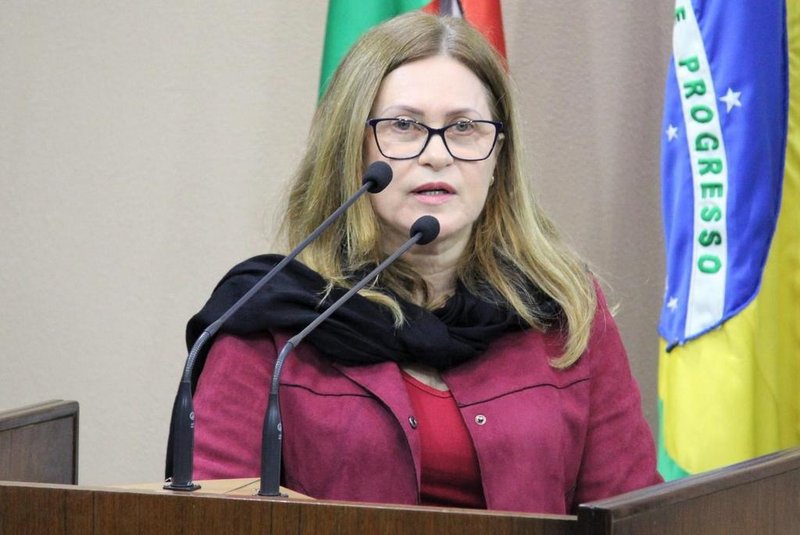 Diretora-presidente da Codeca, Amarilda Bortolotto, na Câmara de Vereadores
