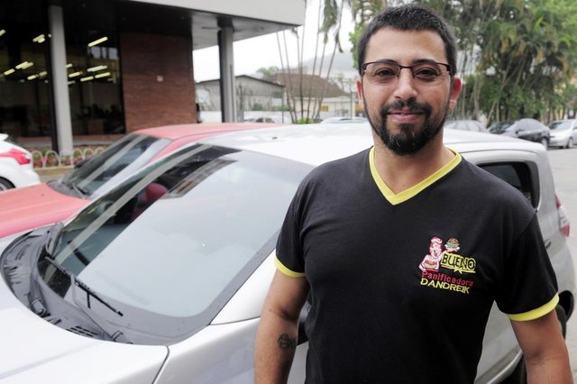 JOINVILLE,SC,BRASIL,02-07-2018.Volta do estacionamento rotativo em Joinville,agrada motoristas e comerciantes.Dandreik Nivaldo da Silva.(Foto:Salmo Duarte/A Notícia) JOINVILLE,SC,BRASIL,02-07-2018.Volta do estacionamento rotativo em Joinville,agrada motoristas e comerciantes.Dandreik Nivaldo da Silva.(Foto:Salmo Duarte/A Notícia)