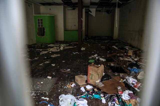FLORIANOPOLIS, SC, BRASIL, 04/06/2018 - Novo levantamento aponta imoveis abandonados no centro da cidade.Foto: imóvel na Rua Artista Bitencourt, centro de FlorianópolisIndexador: Betina HumeresFonte: Diario CatarinenseFotógrafo: Fotografa FLORIANOPOLIS, SC, BRASIL, 04/06/2018 - Novo levantamento aponta imoveis abandonados no centro da cidade.Foto: imóvel na Rua Artista Bitencourt, centro de FlorianópolisIndexador: Betina HumeresFonte: Diario CatarinenseFotógrafo: Fotografa