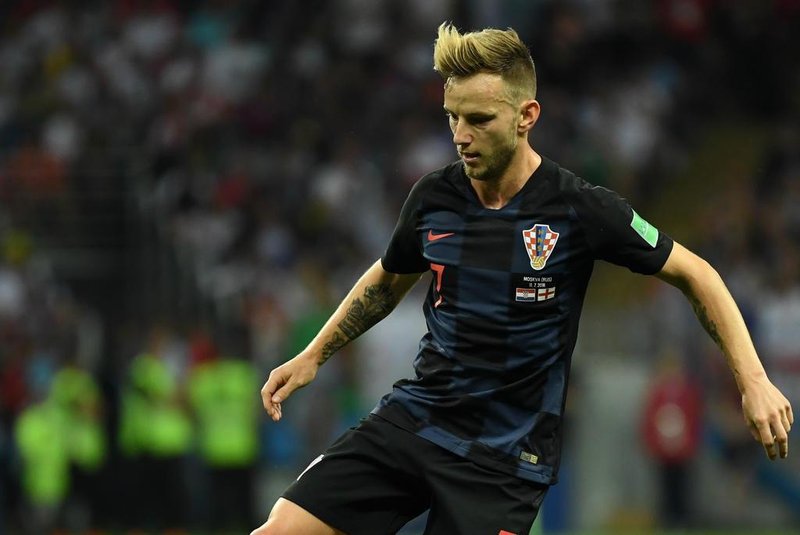  Croatias midfielder Ivan Rakitic controls the ball during the Russia 2018 World Cup semi-final football match between Croatia and England at the Luzhniki Stadium in Moscow on July 11, 2018. / AFP PHOTO / Kirill KUDRYAVTSEV / RESTRICTED TO EDITORIAL USE - NO MOBILE PUSH ALERTS/DOWNLOADSEditoria: SPOLocal: MoscowIndexador: KIRILL KUDRYAVTSEVSecao: soccerFonte: AFPFotógrafo: STF