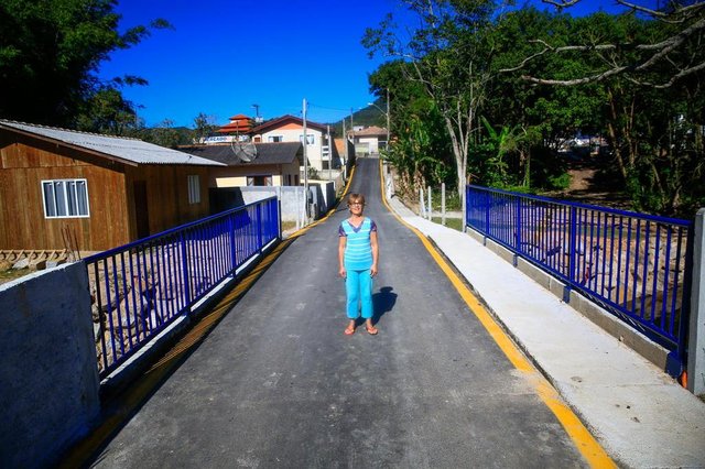 FLORIANÓPOLIS, SC, BRASIL, 13-07-2018 - Pontes que caíram com as chuvas do início do ano são reconstruídas. Foto em Ratones FLORIANÓPOLIS, SC, BRASIL, 13-07-2018 - Pontes que caíram com as chuvas do início do ano são reconstruídas. Foto em Ratones