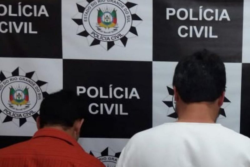 Polícia Civil prendeu dois homens em flagrante por tráfico de drogas em mais uma operação anjos da lei em Canela na noite de sábado.