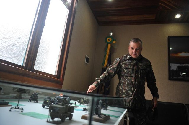 CAXIAS DO SUL, RS, BRASIL, 17/07/2018100 anos do exército e cápsula do tempo. (Lucas Amorelli/Agência RBS) CAXIAS DO SUL, RS, BRASIL, 17/07/2018100 anos do exército e cápsula do tempo. (Lucas Amorelli/Agência RBS)