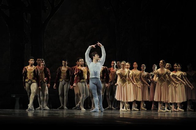 Noite de Abertura com o balé Bolshoi apresentando Lago do Cisnei Noite de Abertura com o balé Bolshoi apresentando Lago do Cisnei