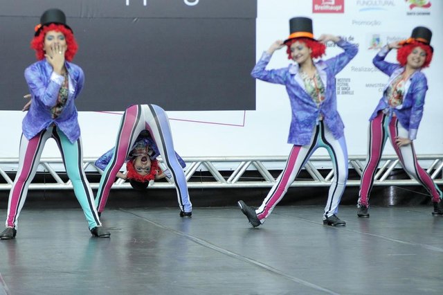 JOINVILLE,SC,BRASIL,19-07-2018.Festival de Dança 2018.Palcos abertos.Studio de dança Renata Prado.(Foto:Salmo Duarte/A Notícia)Indexador: Maykon Lammerhirt JOINVILLE,SC,BRASIL,19-07-2018.Festival de Dança 2018.Palcos abertos.Studio de dança Renata Prado.(Foto:Salmo Duarte/A Notícia)Indexador: Maykon Lammerhirt