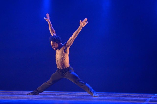 Mostra Competitiva 20.07.2018 - 36º Festival de Dança de Joinville JAZZ - SOLO MASCULINO - SÊNIOR1° lugar: CENTRO DE ARTES PAVARINI (SP)Coreografia: O ACASO DE UM HOMEMJoinville, 20 de julho de 2018Crédito: Nilson Bastian Mostra Competitiva 20.07.2018 - 36º Festival de Dança de Joinville JAZZ - SOLO MASCULINO - SÊNIOR1° lugar: CENTRO DE ARTES PAVARINI (SP)Coreografia: O ACASO DE UM HOMEMJoinville, 20 de julho de 2018Crédito: Nilson Bastian