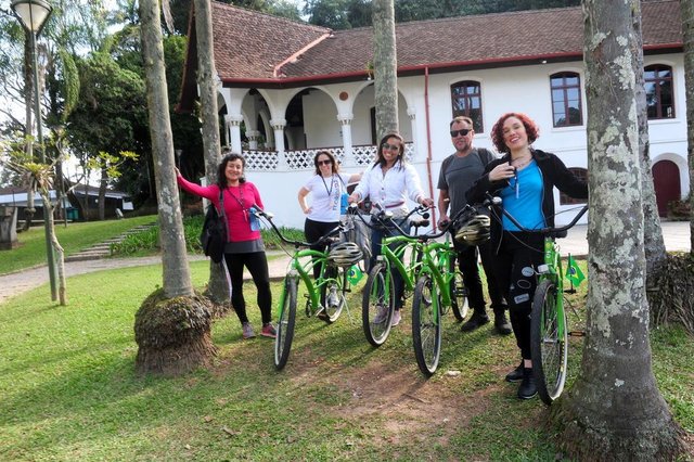 JOINVILLE,SC,BRASIL,23-07-2018.Festival de Dança 2018.Pedalatur passeio de bike para bailarinos durante o festival de dança.E-D.Flávia Costa,Marina Coura,Déborah Gregório,Daniel Rodrigues e Ana Corina Amanajás.(Foto:Salmo Duarte/A Notícia) JOINVILLE,SC,BRASIL,23-07-2018.Festival de Dança 2018.Pedalatur passeio de bike para bailarinos durante o festival de dança.E-D.Flávia Costa,Marina Coura,Déborah Gregório,Daniel Rodrigues e Ana Corina Amanajás.(Foto:Salmo Duarte/A Notícia)