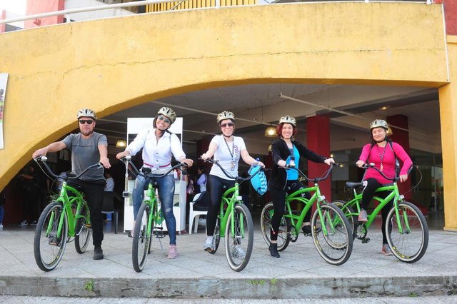 JOINVILLE,SC,BRASIL,23-07-2018.Festival de Dança 2018.Pedalatur passeio de bike para bailarinos durante o festival de dança.E-D.Daniel Rodrigues,Deborah Gregório,Marina Coura, Ana Corina Amanajás e Flávia Costa.(Foto:Salmo Duarte/A Notícia) JOINVILLE,SC,BRASIL,23-07-2018.Festival de Dança 2018.Pedalatur passeio de bike para bailarinos durante o festival de dança.E-D.Daniel Rodrigues,Deborah Gregório,Marina Coura, Ana Corina Amanajás e Flávia Costa.(Foto:Salmo Duarte/A Notícia)