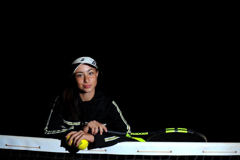  CAXIAS DO SUL, RS. 04/06/2018A tenista caxiense Amanda de Oliveira, a Amandinha, 13 anos, está indo morar no Rio de Janeiro e passa a ser atleta na Tennis Route, uma das principais referências em treinamentos do tênis brasileiro. (Lucas?Agência RBS)