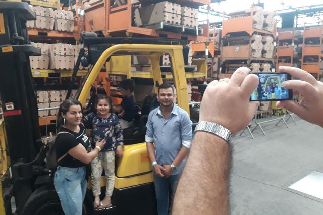 JOINVILLE, SANTA CATARINA, BRASIL (05/08/2018): Mais de 20 mil pessoas visitam a Tupy de Joinville no Dia da Família. Na foto, Wellington e Josiane com os filhos Danilo e Maria Eduarda. JOINVILLE, SANTA CATARINA, BRASIL (05/08/2018): Mais de 20 mil pessoas visitam a Tupy de Joinville no Dia da Família. Na foto, Wellington e Josiane com os filhos Danilo e Maria Eduarda.