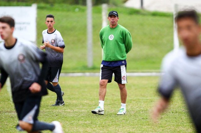 Catarinense C 2018, Treino PrósperaSC - Criciúma - 08/08/2018 - Catarinense C 2018, Treino Próspera - Paulo Baier comando treino tático do Esporte Clube Próspera. Foto: Guilherme HahnIndexador: Guilherme Hahn Catarinense C 2018, Treino PrósperaSC - Criciúma - 08/08/2018 - Catarinense C 2018, Treino Próspera - Paulo Baier comando treino tático do Esporte Clube Próspera. Foto: Guilherme HahnIndexador: Guilherme Hahn