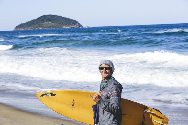 FLORIANOPOLIS, SC, BRASIL: Morador de Moçambique inscreveu a região leste para concorrer como Reserva Mundial do SurfIndexador: Diorgenes Pandini FLORIANOPOLIS, SC, BRASIL: Morador de Moçambique inscreveu a região leste para concorrer como Reserva Mundial do SurfIndexador: Diorgenes Pandini