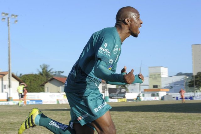 Camboriú x Metropolitano , semifinais, jogo de volta, Série B do Catarinense , Estádio Roberto Santos Garcia , Camboriú Camboriú x Metropolitano , semifinais, jogo de volta, Série B do Catarinense , Estádio Roberto Santos Garcia , Camboriú