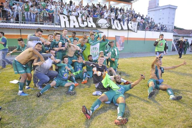Camboriú x Metropolitano , semifinais, jogo de volta, Série B do Catarinense , Estádio Roberto Santos Garcia , Camboriú Camboriú x Metropolitano , semifinais, jogo de volta, Série B do Catarinense , Estádio Roberto Santos Garcia , Camboriú