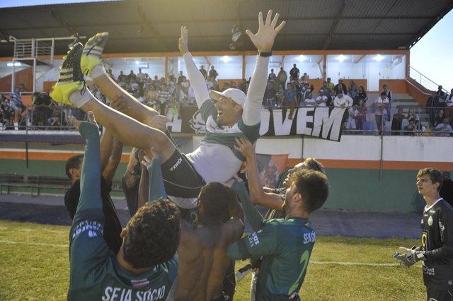 Camboriú x Metropolitano , semifinais, jogo de volta, Série B do Catarinense , Estádio Roberto Santos Garcia , Camboriú Camboriú x Metropolitano , semifinais, jogo de volta, Série B do Catarinense , Estádio Roberto Santos Garcia , Camboriú
