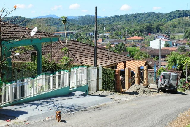 JOINVILLE,SC,BRASIL,19-08-2018.Regularização Fundiária em Joinville,Servidão Maria Madlena gonsalves,região do Canela em Pirabeiraba.(Foto:Salmo Duarte/A Notíocia) JOINVILLE,SC,BRASIL,19-08-2018.Regularização Fundiária em Joinville,Servidão Maria Madlena gonsalves,região do Canela em Pirabeiraba.(Foto:Salmo Duarte/A Notíocia)