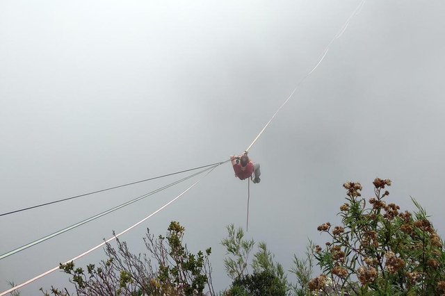 Imagens do Globo Repórter especial sobre a Serra catarinense na foto highline no Cânio do Espraiado. Imagens do Globo Repórter especial sobre a Serra catarinense na foto highline no Cânio do Espraiado.