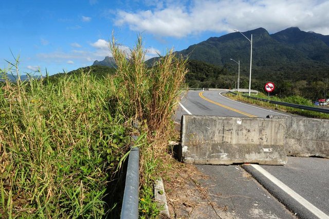 GARUVA,SC,BRASIL,27-08-2018.Começa a implantação da iluminição do contorno Sul de Garuva.(Foto:Salmo Duarte/A Notícia) GARUVA,SC,BRASIL,27-08-2018.Começa a implantação da iluminição do contorno Sul de Garuva.(Foto:Salmo Duarte/A Notícia)