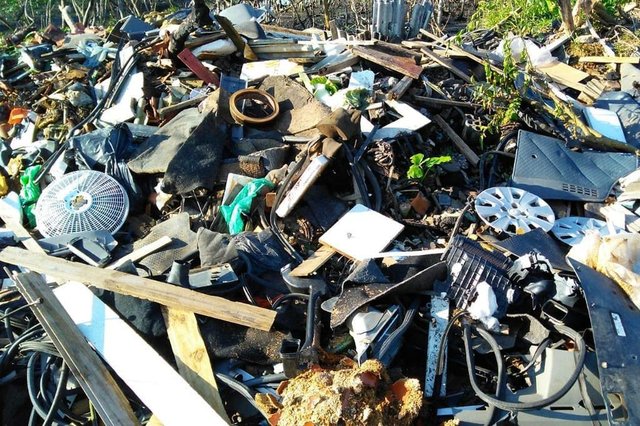 JOINVILLE,SC,BRASIL,28-08-2018.Crime de descarte irregular de resíduos sólidos e contrução irregula em área de preservação permanente.(Foto:Divulgação Policia Civil) JOINVILLE,SC,BRASIL,28-08-2018.Crime de descarte irregular de resíduos sólidos e contrução irregula em área de preservação permanente.(Foto:Divulgação Policia Civil)