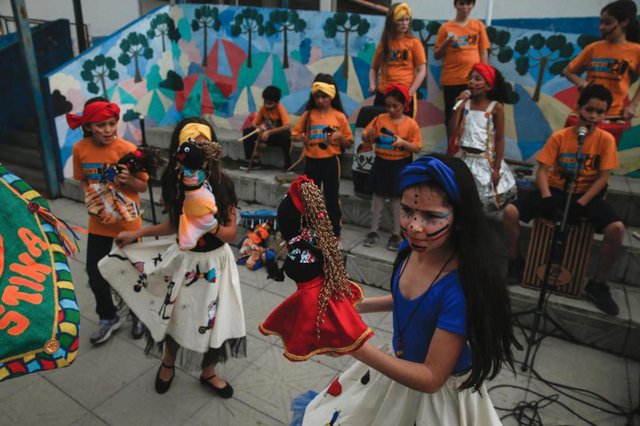 TUBARÃO, SC, BRASIL - 23/08/2018Projeto Orquestra Sons e Latas mantido na Escola Municipal Faustina da Luz Patrício pela ONG Moradia e Cidadania TUBARÃO, SC, BRASIL - 23/08/2018Projeto Orquestra Sons e Latas mantido na Escola Municipal Faustina da Luz Patrício pela ONG Moradia e Cidadania