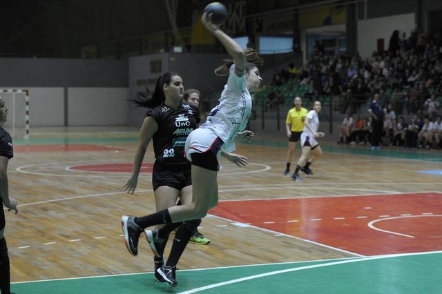 Blumenau - SC - Brasil - 30082018 - Jogo de handebol, Blumenau x Concordia no Sesi pela liga nacional. Blumenau - SC - Brasil - 30082018 - Jogo de handebol, Blumenau x Concordia no Sesi pela liga nacional.