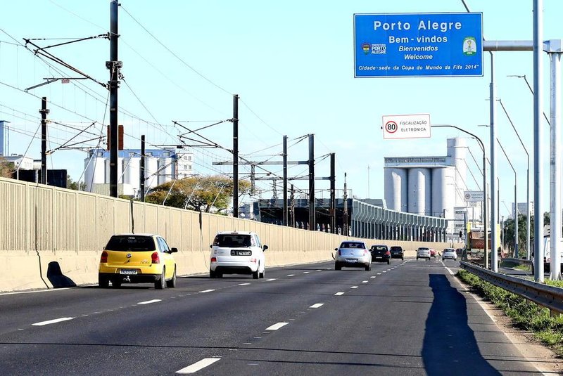  PORTO ALEGRE, RS, BRASIL - 27-08-2014 - Vereadores votam nesta quarta-feira  proposta para trocar o nome da Avenida Castelo Branco para Avenida da Legalidade (FOTO: JÚLIO CORDEIRO/AGÊNCIA RBS)