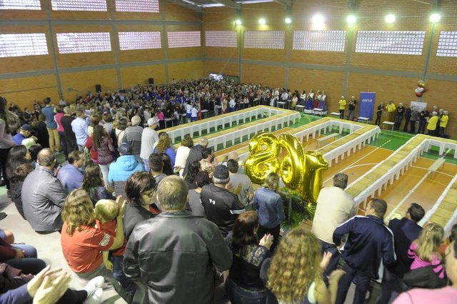 Blumenau - SC - Brasil - 02092018 - Aniversário de Blumenau tem cuca de 168 metros de comprimento na vila Itoupava, confirmada a maior cuca do Brasil. Blumenau - SC - Brasil - 02092018 - Aniversário de Blumenau tem cuca de 168 metros de comprimento na vila Itoupava, confirmada a maior cuca do Brasil.