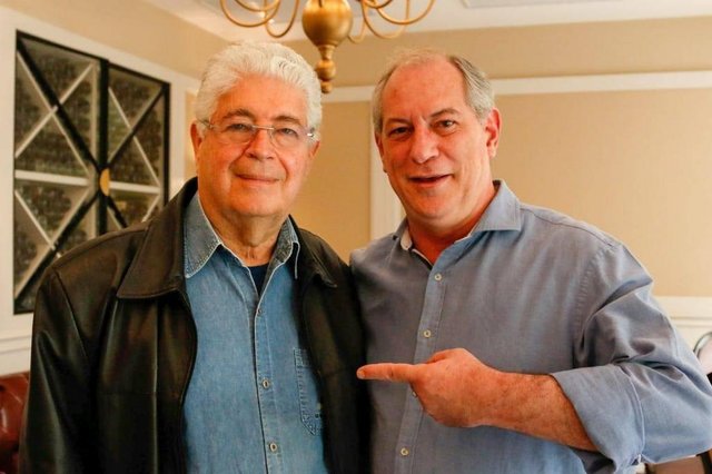 Ciro Gomes (PDT), candidato a presidente, com o senador Roberto Requião (MDB). Ciro Gomes (PDT), candidato a presidente, com o senador Roberto Requião (MDB).