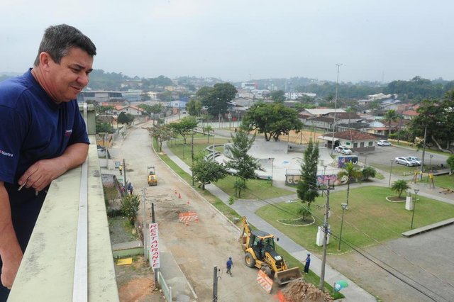 JOINVILLE,SC,BRASIL,31-08-2018.Obras na praça Tiradentes.Claudir Luiz Pacheco,morador.(Foto:Salmo Duarte/A Notícia) JOINVILLE,SC,BRASIL,31-08-2018.Obras na praça Tiradentes.Claudir Luiz Pacheco,morador.(Foto:Salmo Duarte/A Notícia)