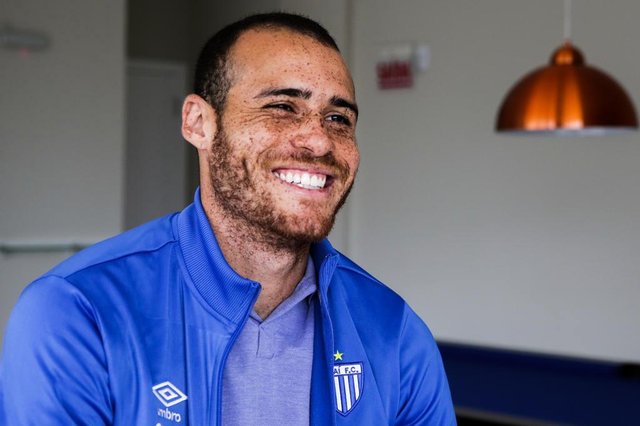Jogadores do Avaí comentam a fase do time e as suas respectivas atuações em prol da equipe. Eles comentam as suas motivações e como estão se adaptando em Florianópolis. Na foto: Pedro Castro, meia do Avaí (FOTO: TIAGO GHIZONI/DIÁRIO CATARINENSE - FLORIANÓPOLIS, SANTA CATARINA, BRASIL - 02/08/2018) Jogadores do Avaí comentam a fase do time e as suas respectivas atuações em prol da equipe. Eles comentam as suas motivações e como estão se adaptando em Florianópolis. Na foto: Pedro Castro, meia do Avaí (FOTO: TIAGO GHIZONI/DIÁRIO CATARINENSE - FLORIANÓPOLIS, SANTA CATARINA, BRASIL - 02/08/2018)