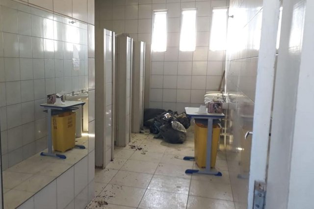 Susto Incêndio atinge banheiro da escola Norma Huber em BlumenauSegundo Corpo de Bombeiros, o estrago não foi maior devido à ação rápida do profissional da unidade para controlar as chamas Susto Incêndio atinge banheiro da escola Norma Huber em BlumenauSegundo Corpo de Bombeiros, o estrago não foi maior devido à ação rápida do profissional da unidade para controlar as chamas