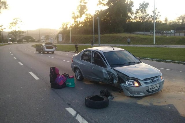 acidente, beira mar, contra-m&atilde;o, embriagado, florian&oacute;polis, koixos, beira-mar norte, feriado, sete de setembro