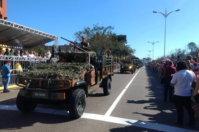 Desfile de 7 de setembro em Joinville Desfile de 7 de setembro em Joinville
