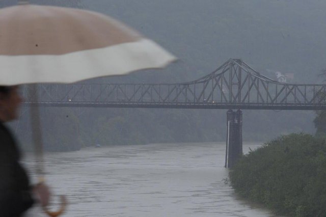 Blumenau - SC - Brasil - 03092018 - Cheias, prevenção, super edição, Ponte de Ferro Blumenau. Blumenau - SC - Brasil - 03092018 - Cheias, prevenção, super edição, Ponte de Ferro Blumenau.