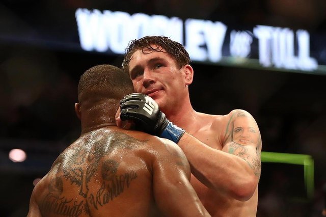 DALLAS, TX - SEPTEMBER 08: (L-R) Tyron Woodley and Darren Till hug after their UFC Welterweight Title bout during UFC 228 at American Airlines Center on September 8, 2018 in Dallas, United States. / DALLAS, TX - SEPTEMBER 08: (L-R) Tyron Woodley and Darren Till hug after their UFC Welterweight Title bout during UFC 228 at American Airlines Center on September 8, 2018 in Dallas, United States. /