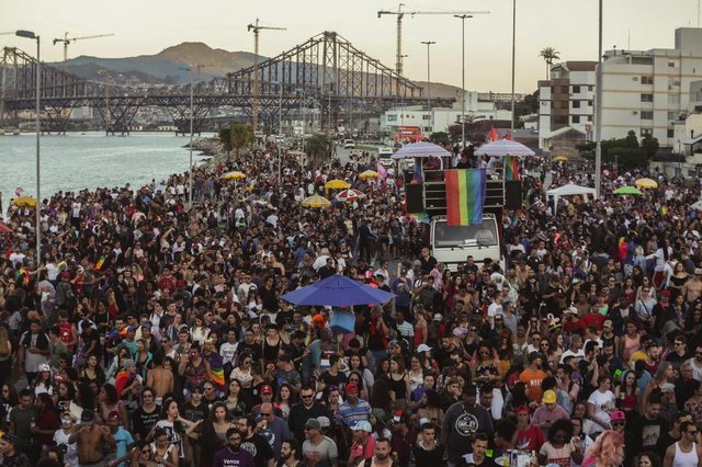 FLORIANÓPOLIS, SC, BRASIL - 09/09/2018Parada do Orgulho LGBTI+ na beira-mar do Estreito FLORIANÓPOLIS, SC, BRASIL - 09/09/2018Parada do Orgulho LGBTI+ na beira-mar do Estreito