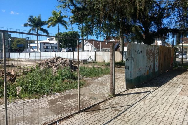 Praça Dario Salles, em Joinville Praça Dario Salles, em Joinville