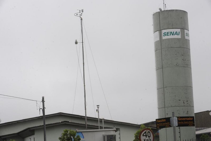  CAXIAS DO SUL, RS, BRASIL (30/06/2014) Estação de Monitoramento de Ar. Equipamento que verifica qualida de de ar, localizado no Senai José Gazola, bairro Sõa José. Fepam. (Roni Rigon/Pioneiro)