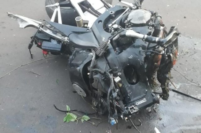 Motocicleta teria continuado a andar após a colisão e foi encontrada a cerca de dez metros da vítima Motocicleta teria continuado a andar após a colisão e foi encontrada a cerca de dez metros da vítima