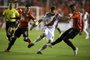  Argentina's Independiente defender Fabricio Bustos (L) and defender Alan Franco vie for the ball with Argentina's River Plate forward Lucas Pratto (C) during a Copa Libertadores 2018 first leg quarterfinal football match at the Libertadores de America stadium in Avellaneda, Buenos Aires, Argentina, on September 19, 2018. / AFP PHOTO / EITAN ABRAMOVICHEditoria: SPOLocal: AvellanedaIndexador: EITAN ABRAMOVICHSecao: soccerFonte: AFPFotógrafo: STF
